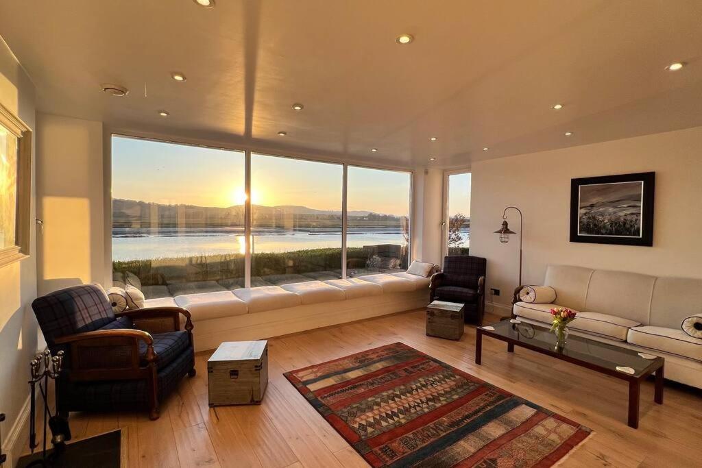Shorepark - Waterfront Cottage With Stunning Views Dumfries Buitenkant foto