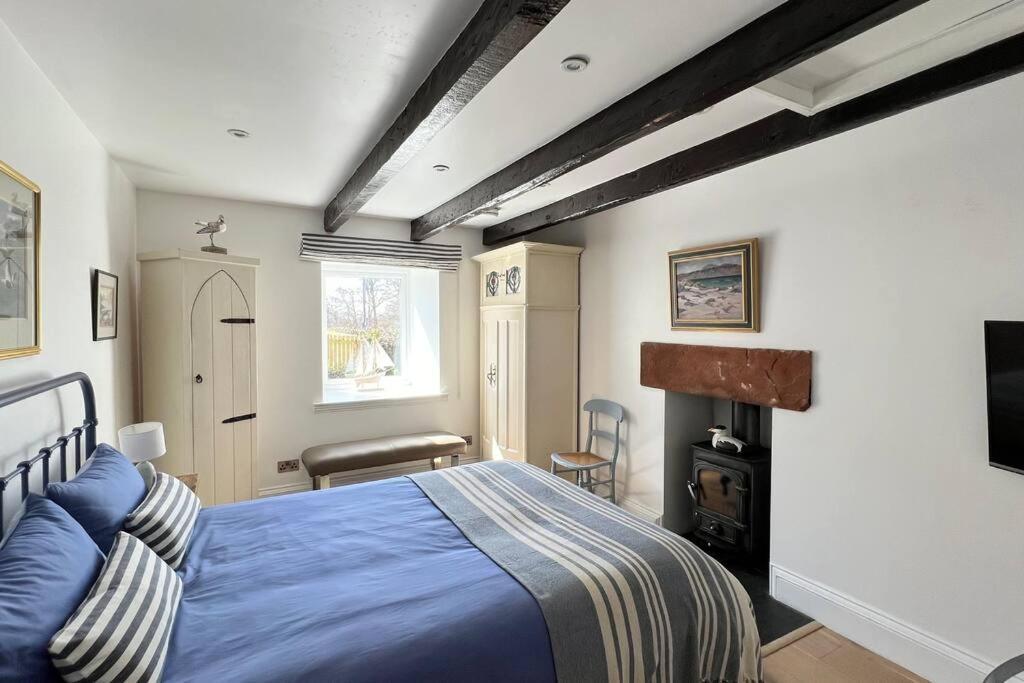 Shorepark - Waterfront Cottage With Stunning Views Dumfries Buitenkant foto
