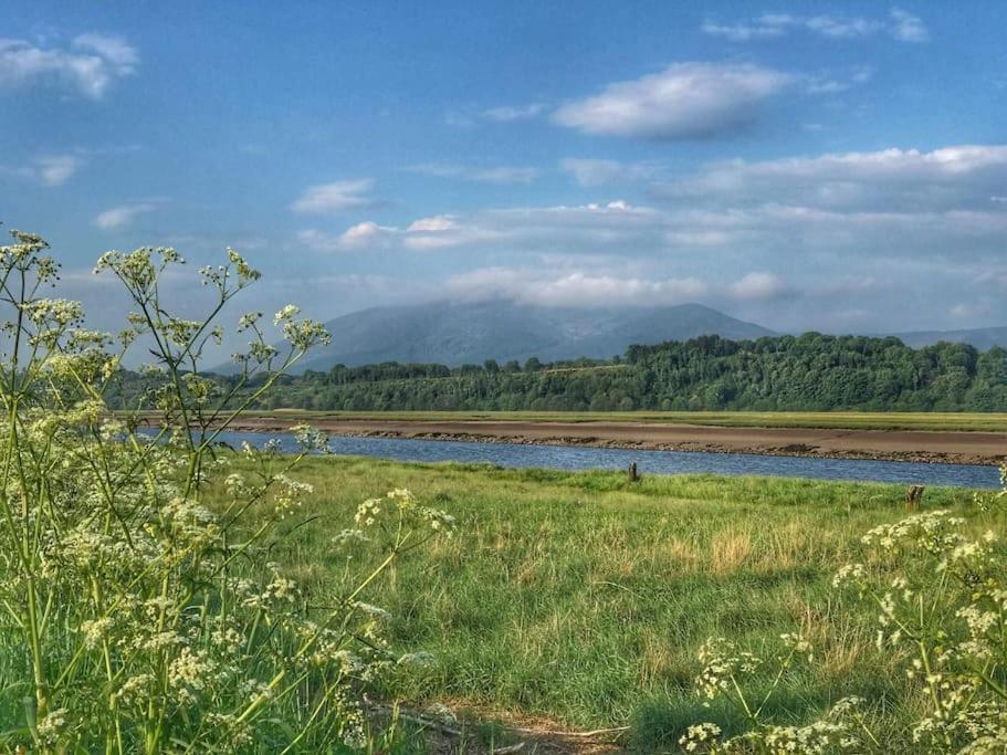 Shorepark - Waterfront Cottage With Stunning Views Dumfries Buitenkant foto