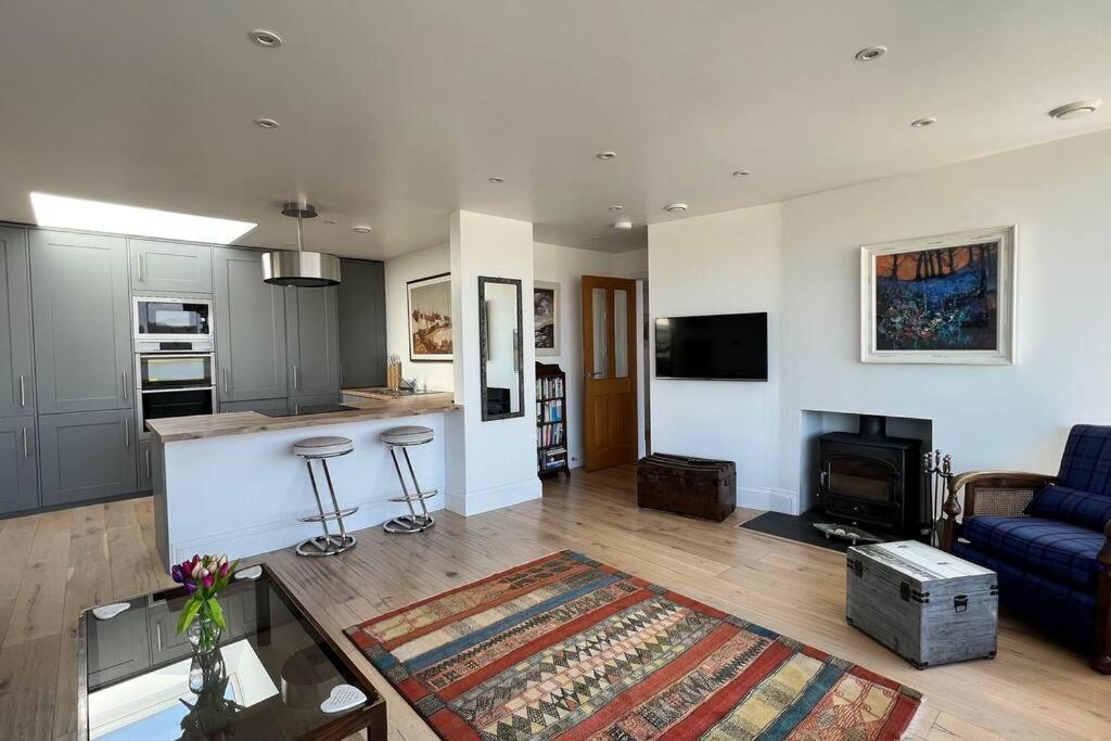 Shorepark - Waterfront Cottage With Stunning Views Dumfries Buitenkant foto