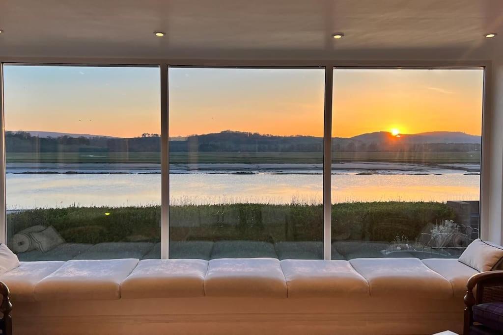 Shorepark - Waterfront Cottage With Stunning Views Dumfries Buitenkant foto